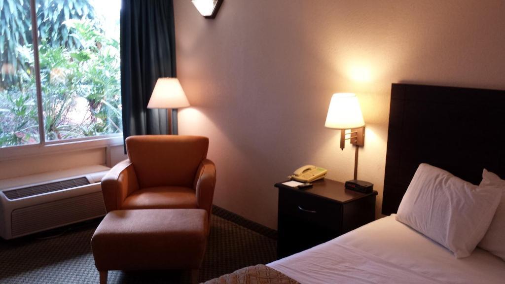 Quality Hotel Lake Magdalene