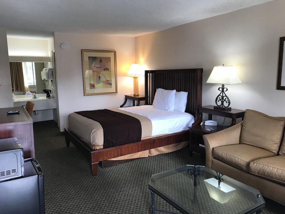 Hotel Quality Tampa 2*